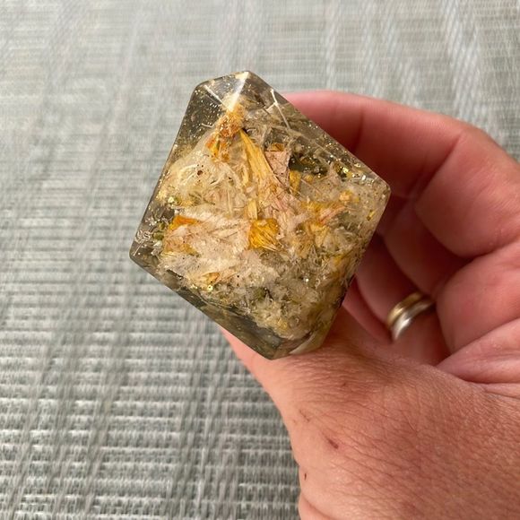 - Handmade Pressed Flower Diamond Top Wine Stop Flurry - Picture 3 of 13